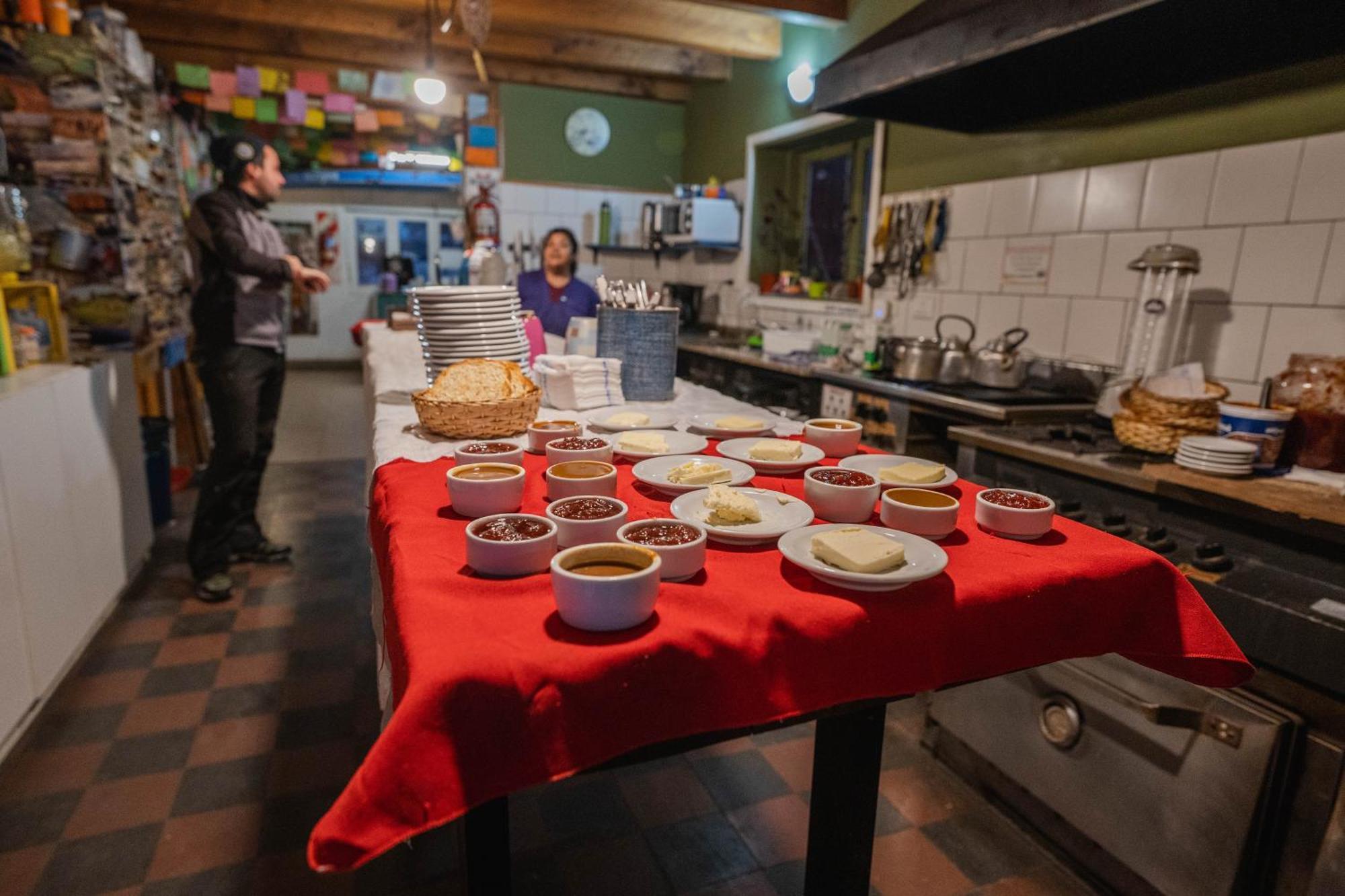 Alhue Patagonia Hostel San Martín de los Andes Eksteriør billede