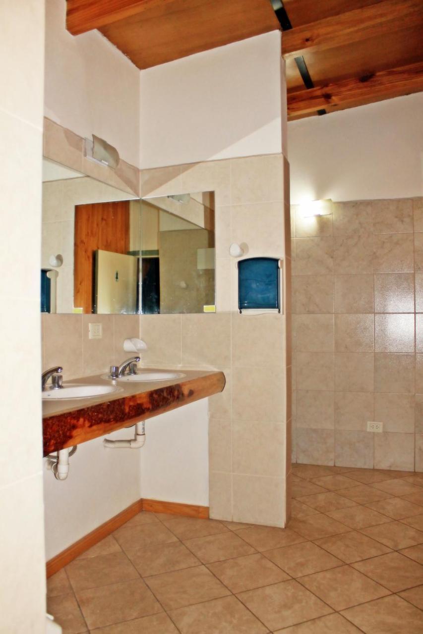 Alhue Patagonia Hostel San Martín de los Andes Eksteriør billede